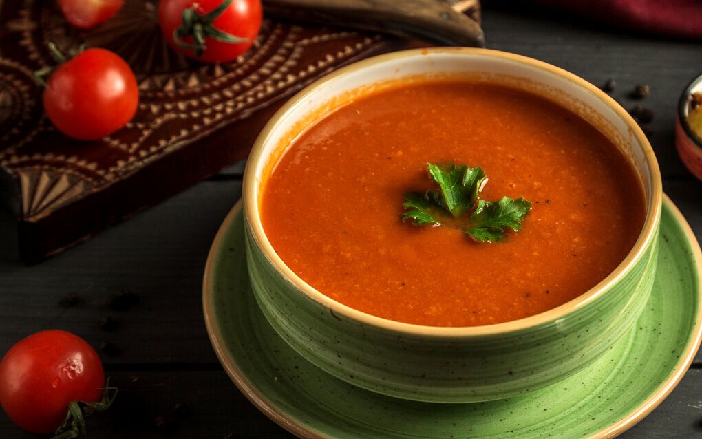 zuppa di verdure frullata per una corretta perdita di peso